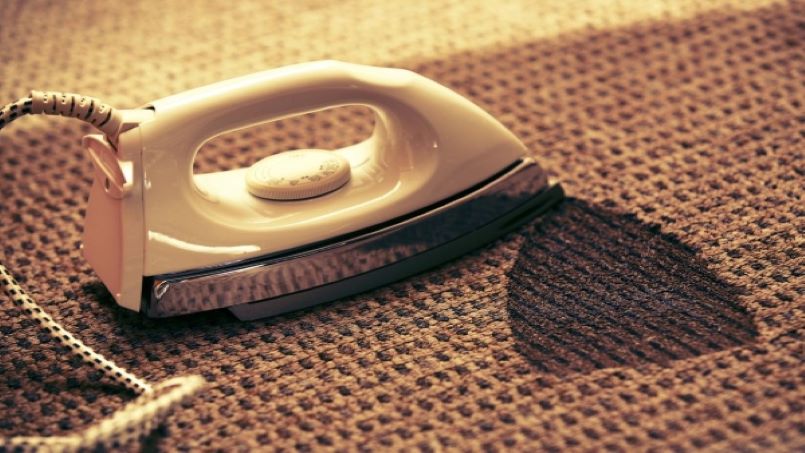 ترمیم سوختگی فرش با اتو