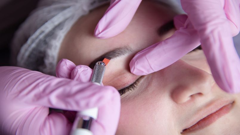 مقایسه ماندگاری فیبروز و میکروبلیدینگ