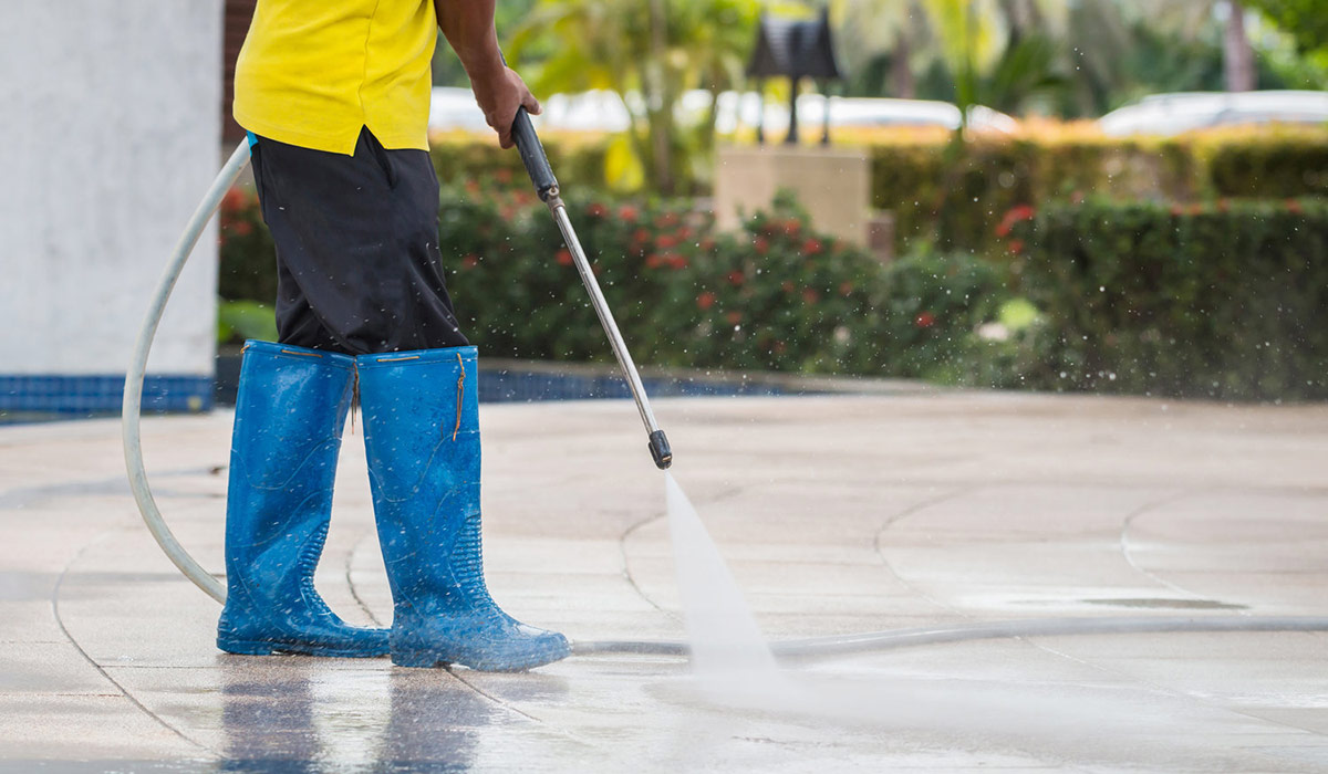 آشنایی با تجهیزاتی که برای نظافت پارکینگ کاربرد دارند