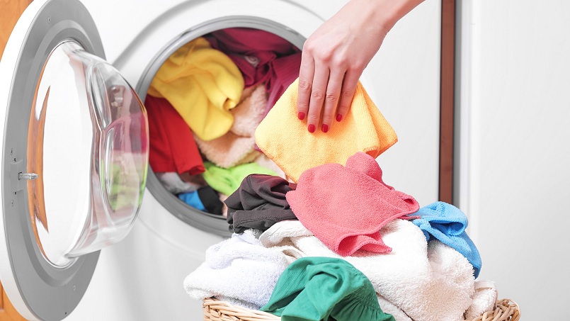 برگرداندن رنگ لباس